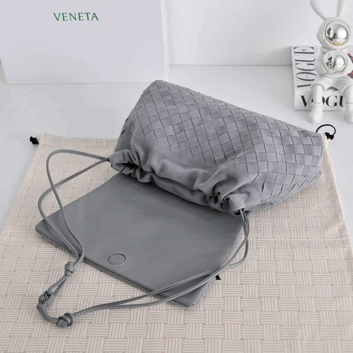 Bottega Veneta Style Leather Crossbody Bag Lookbook Reference image 6