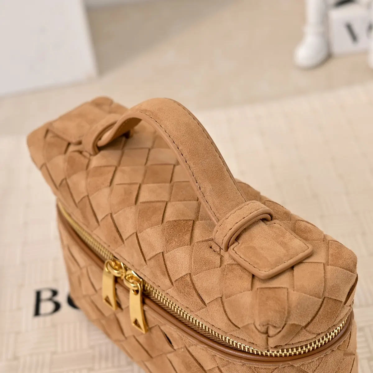 Bottega Veneta Style Leather Crossbody Bag Lookbook Reference image 6