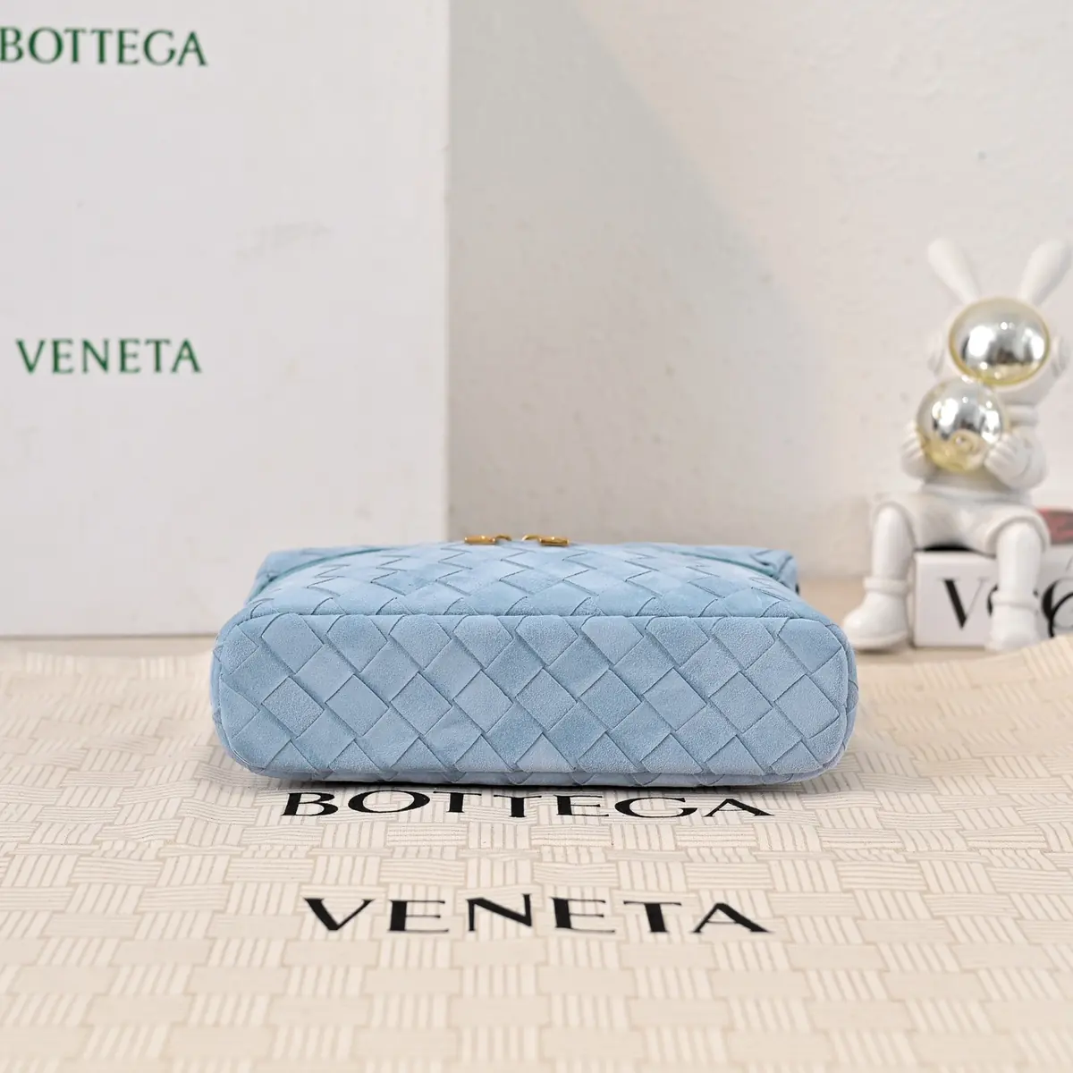 Bottega Veneta Style Leather Crossbody Bag Lookbook Reference image 3