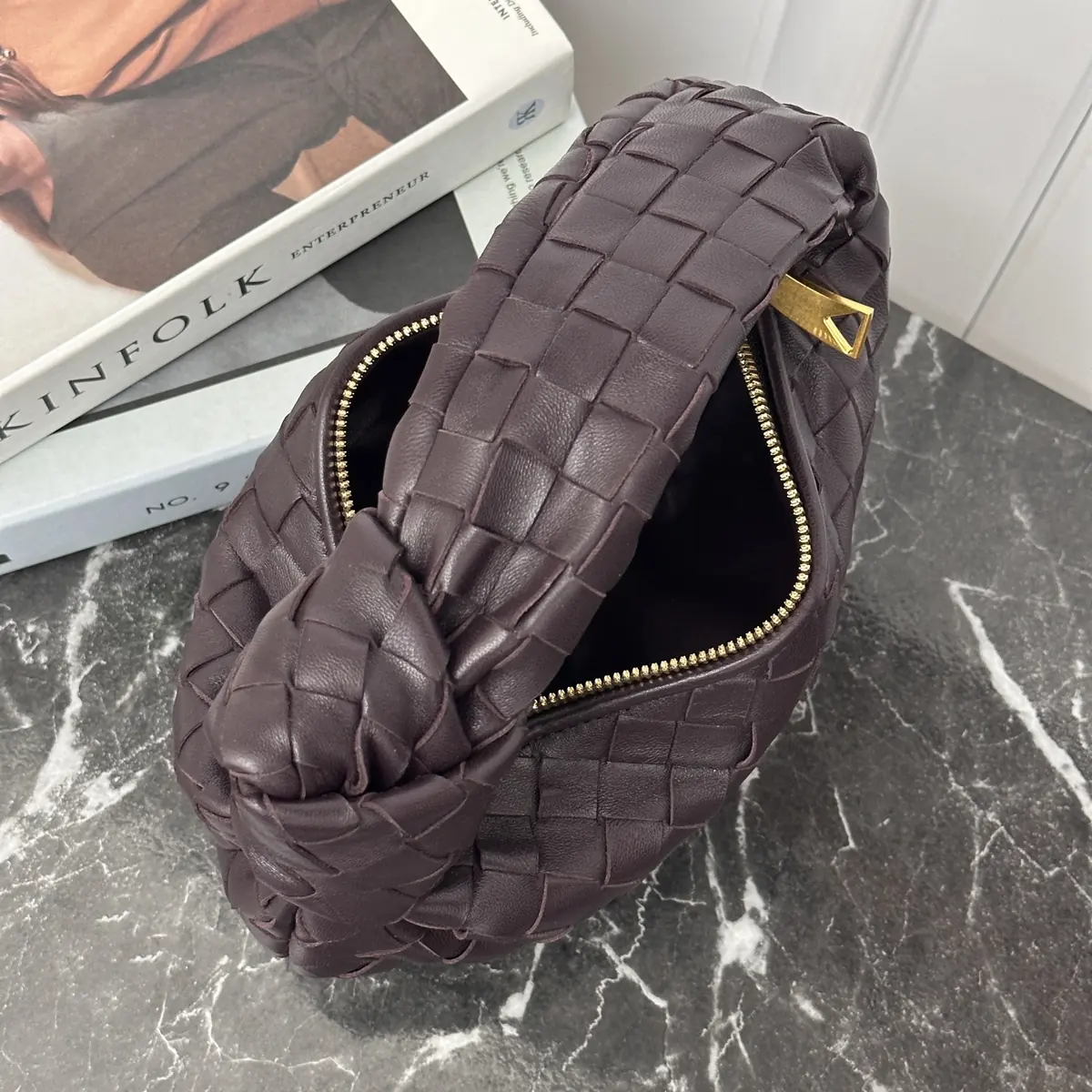 Bottega Veneta Style Leather Hobo Bag Lookbook Reference image 5