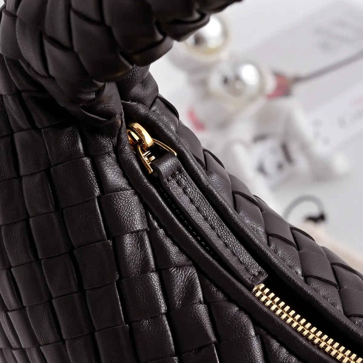 Bottega Veneta Style Leather Shoulder Bag Lookbook Reference image 6