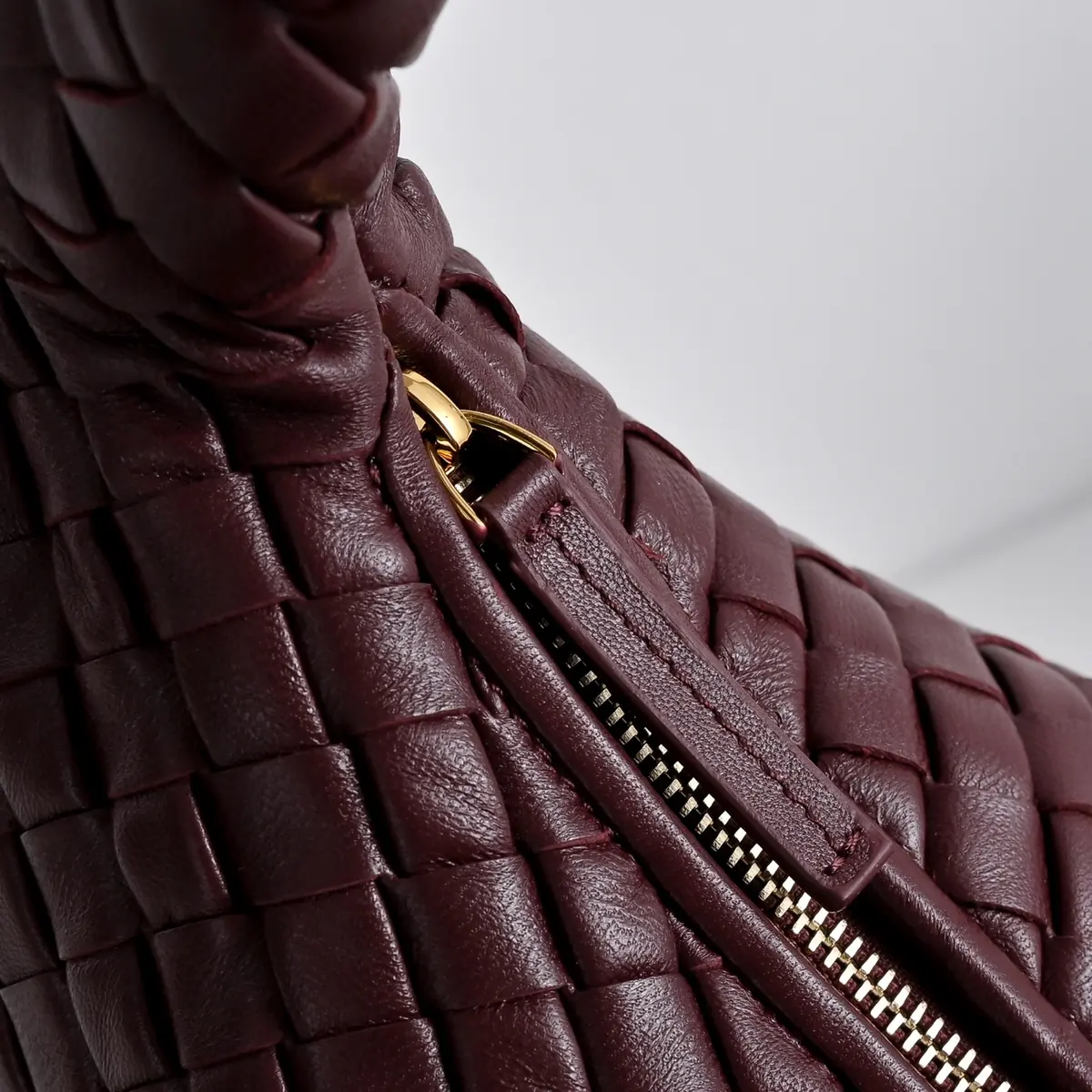Bottega Veneta Style Leather Shoulder Bag Lookbook Reference image 6