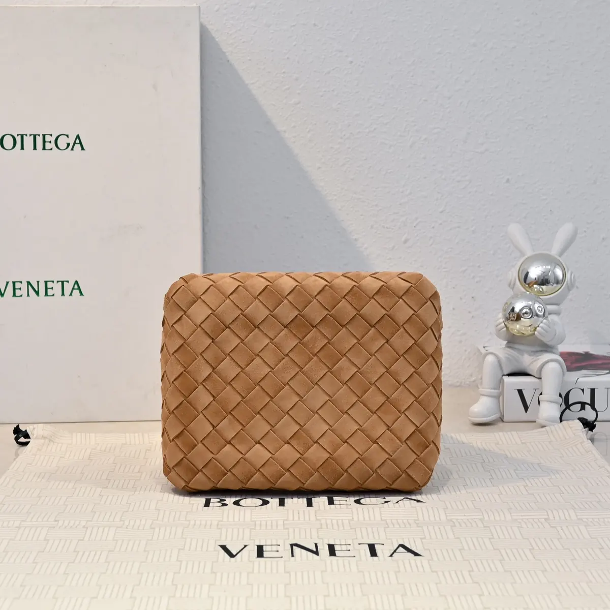 Bottega Veneta Style Leather Shoulder Bag Lookbook Reference image 5