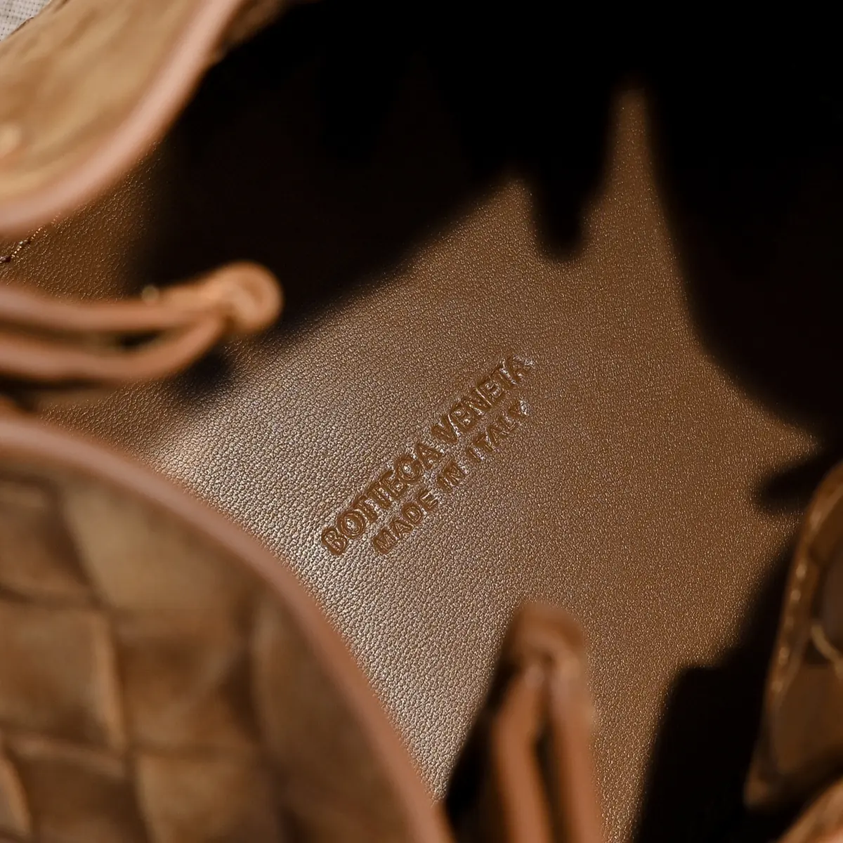 Bottega Veneta Style Leather Shoulder Bag Lookbook Reference image 6