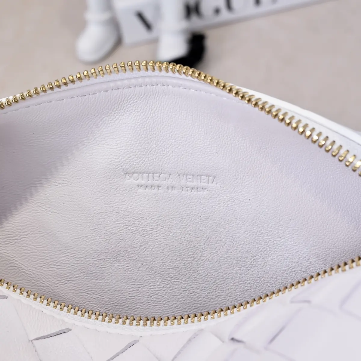 Bottega Veneta Style Leather Shoulder Bag Lookbook Reference image 6