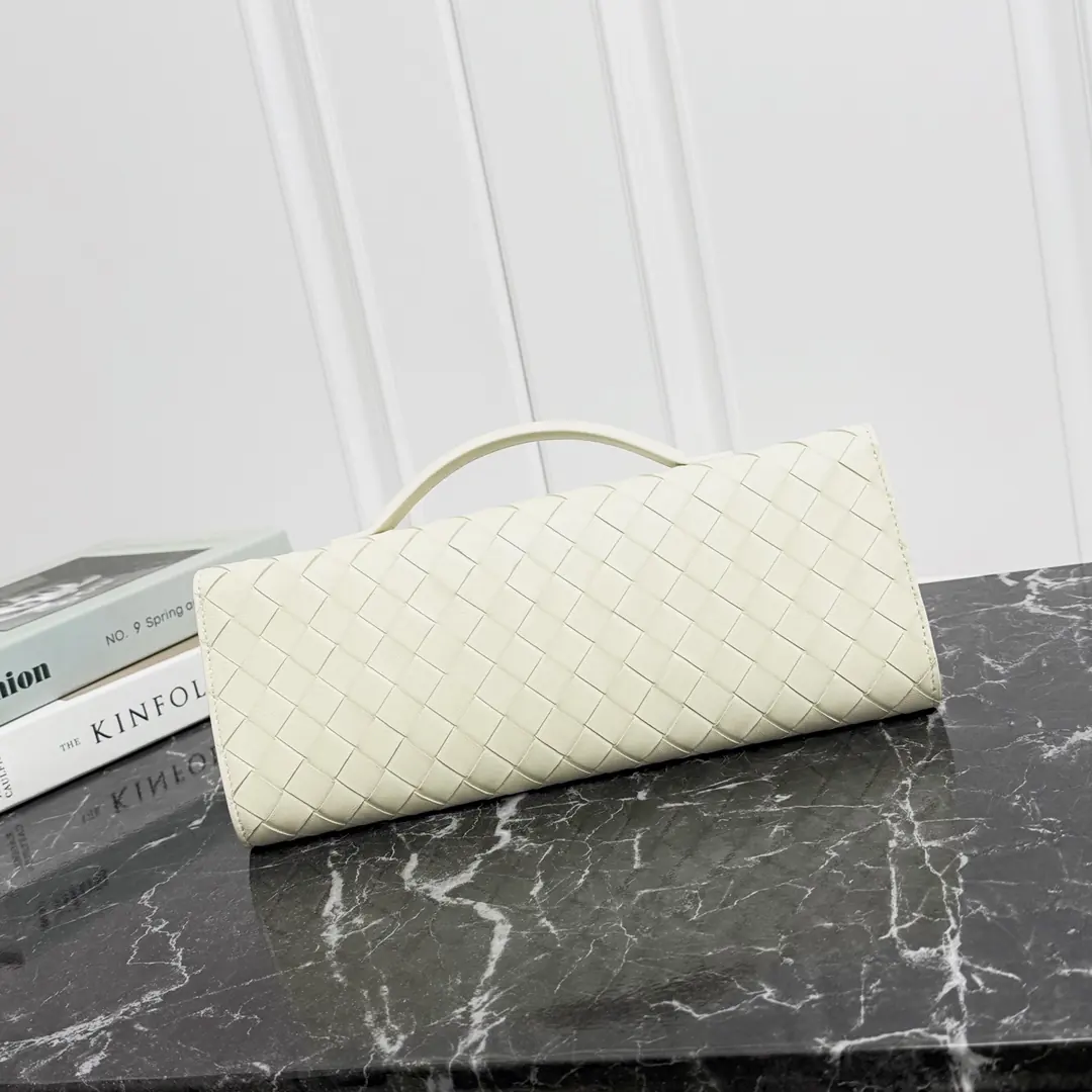 Bottega Veneta Style Leather Top Handle Bag Lookbook Reference image 2