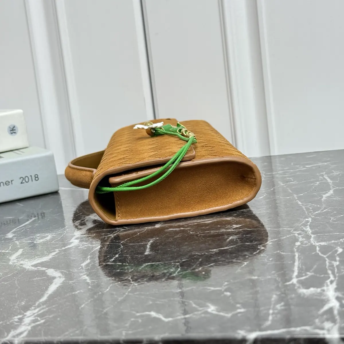 Bottega Veneta Style Leather Top Handle Bag Lookbook Reference image 3