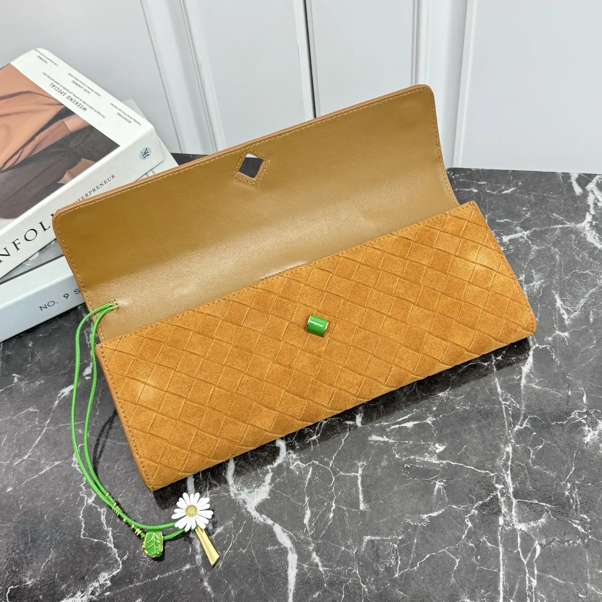 Bottega Veneta Style Leather Top Handle Bag Lookbook Reference image 4
