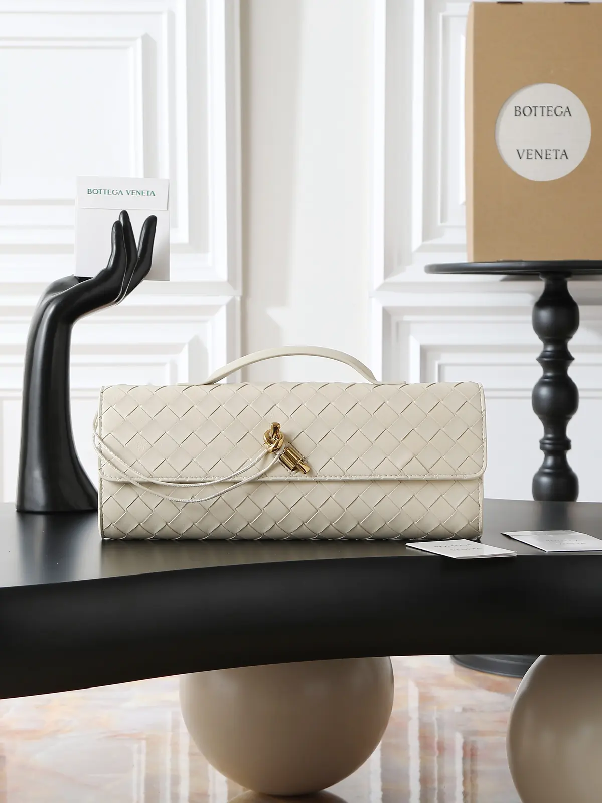 Bottega Veneta Style Leather Top Handle Bag Lookbook Reference image 1