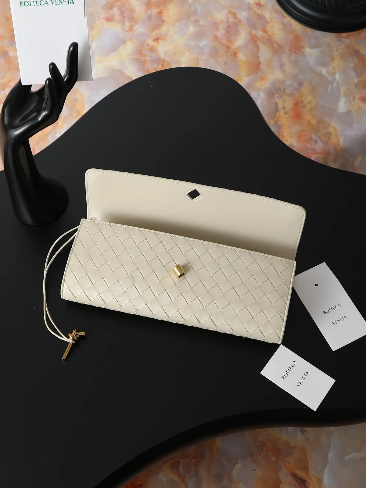 Bottega Veneta Style Leather Top Handle Bag Lookbook Reference image 5