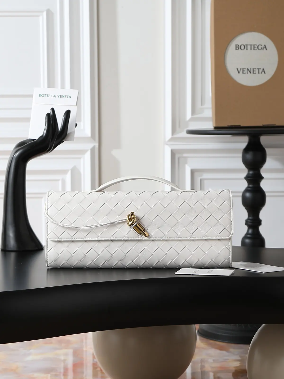 Bottega Veneta Style Leather Top Handle Bag Lookbook Reference image 1