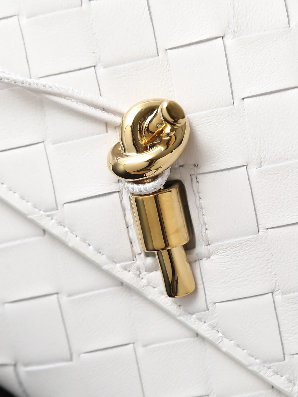 Bottega Veneta Style Leather Top Handle Bag Lookbook Reference image 6
