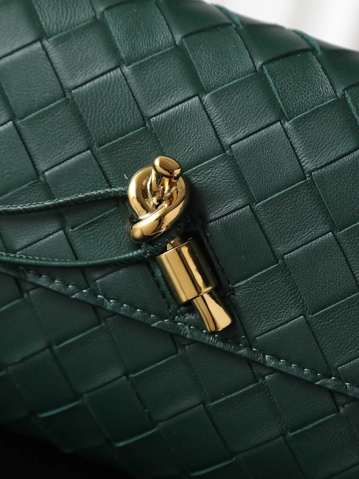 Bottega Veneta Style Leather Top Handle Bag Lookbook Reference image 6