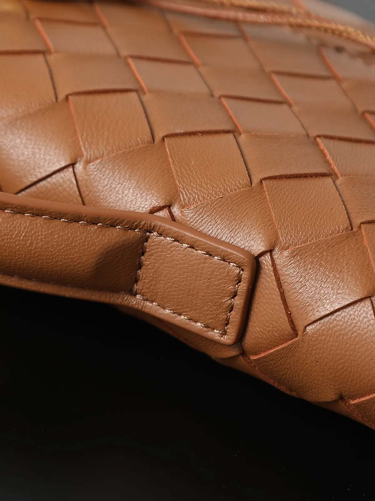 Bottega Veneta Style Leather Top Handle Bag Lookbook Reference image 5