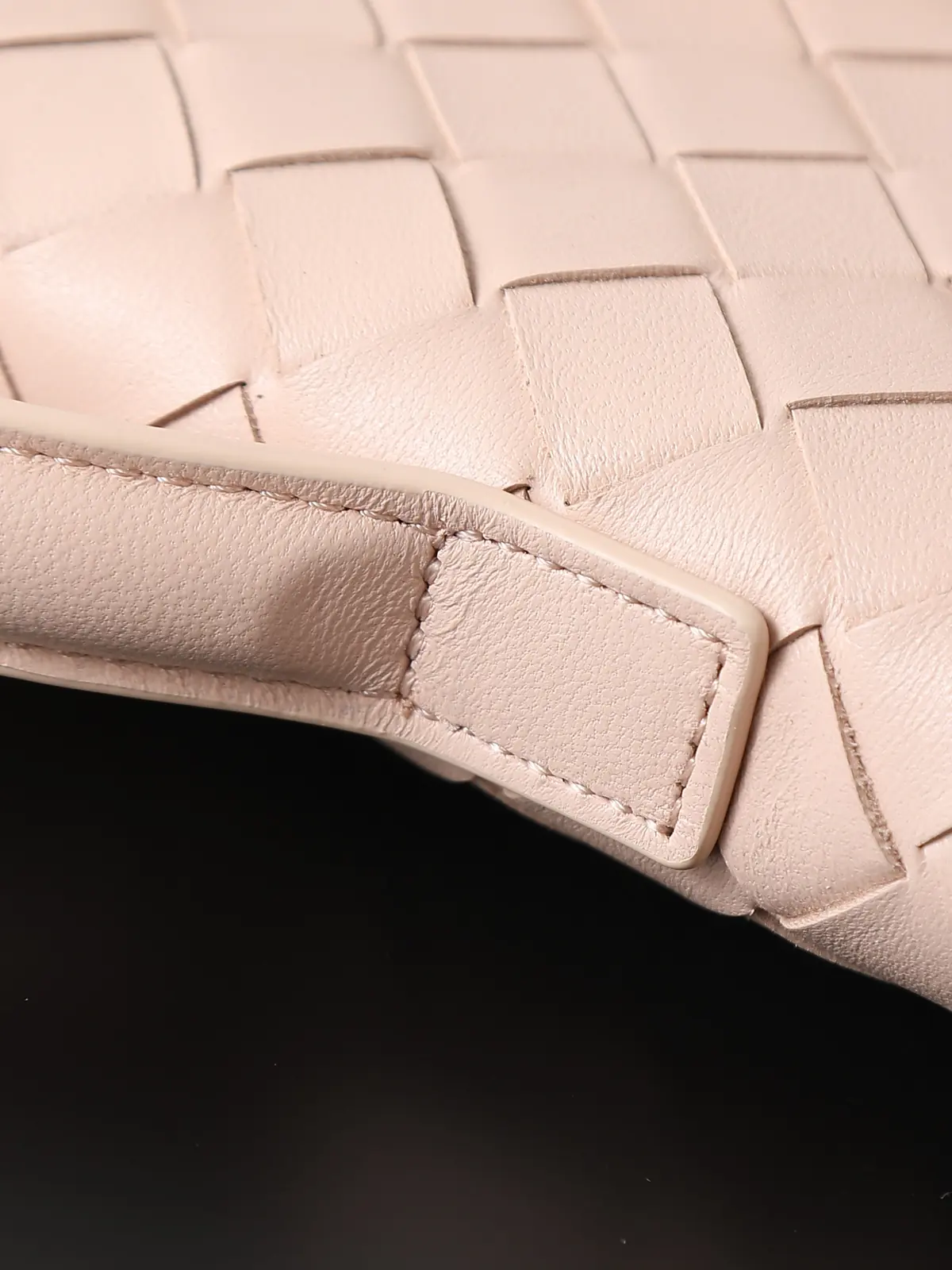 Bottega Veneta Style Leather Top Handle Bag Lookbook Reference image 6