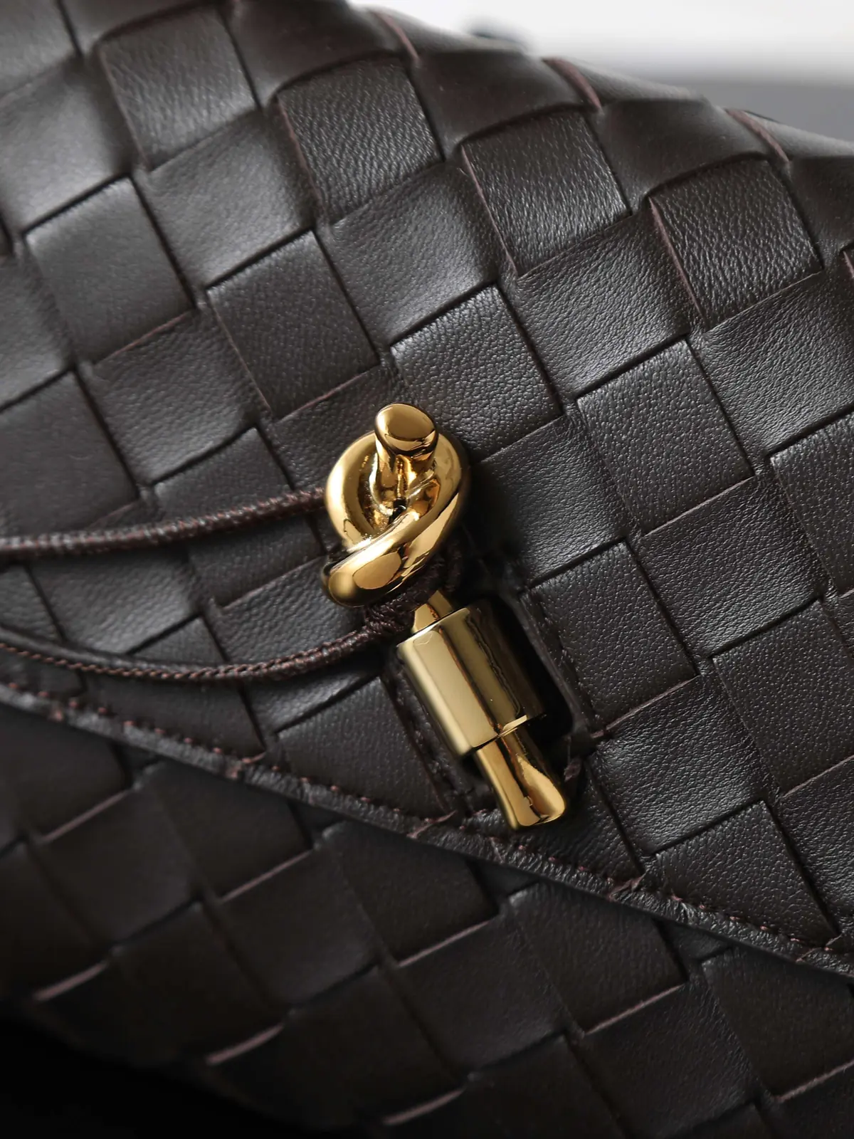 Bottega Veneta Style Leather Top Handle Bag Lookbook Reference image 6