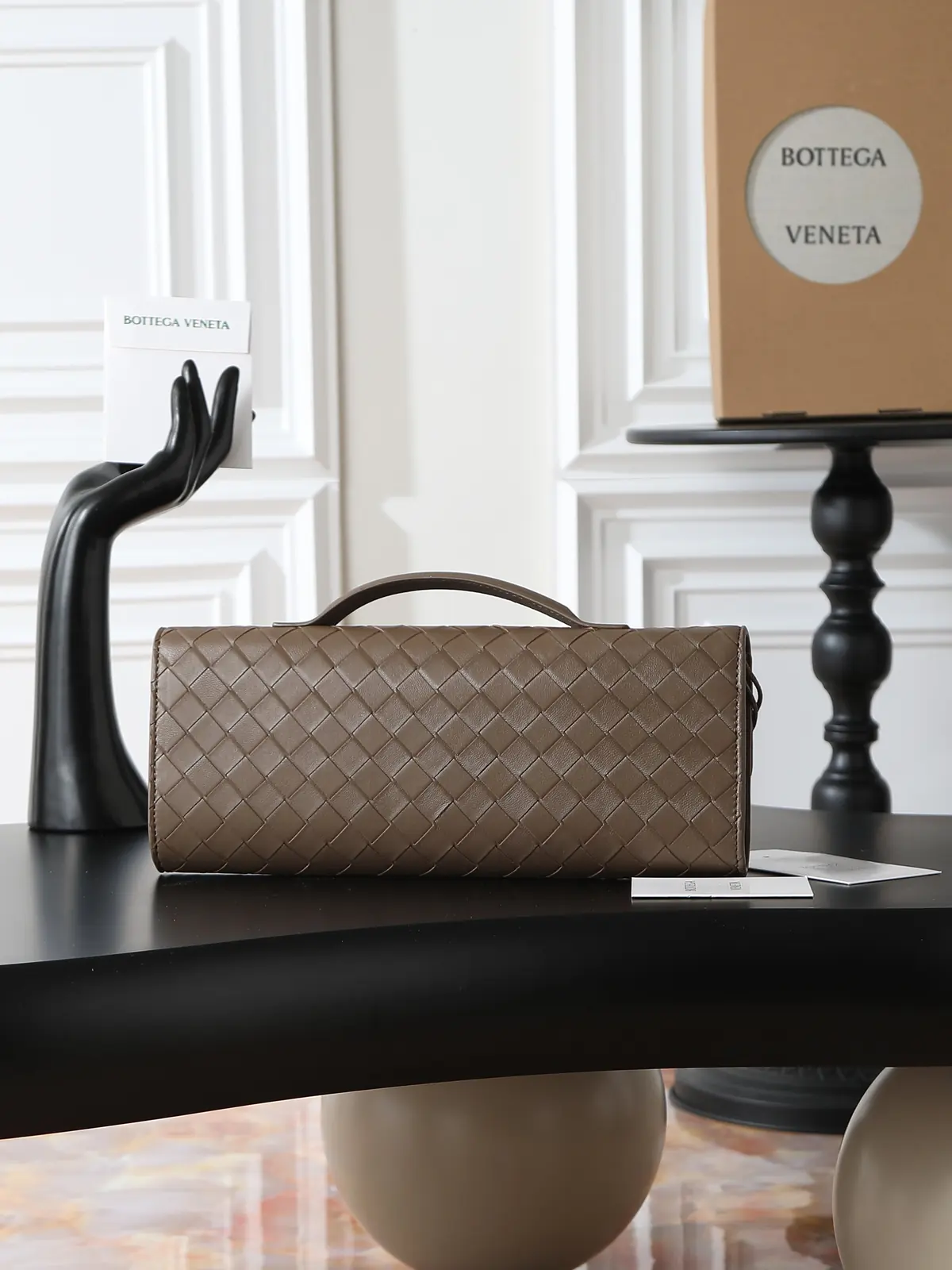 Bottega Veneta Style Leather Top Handle Bag Lookbook Reference image 4