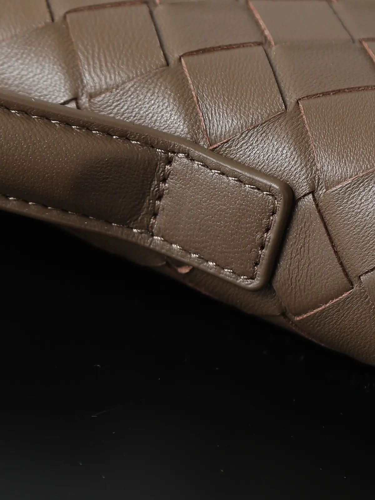Bottega Veneta Style Leather Top Handle Bag Lookbook Reference image 6