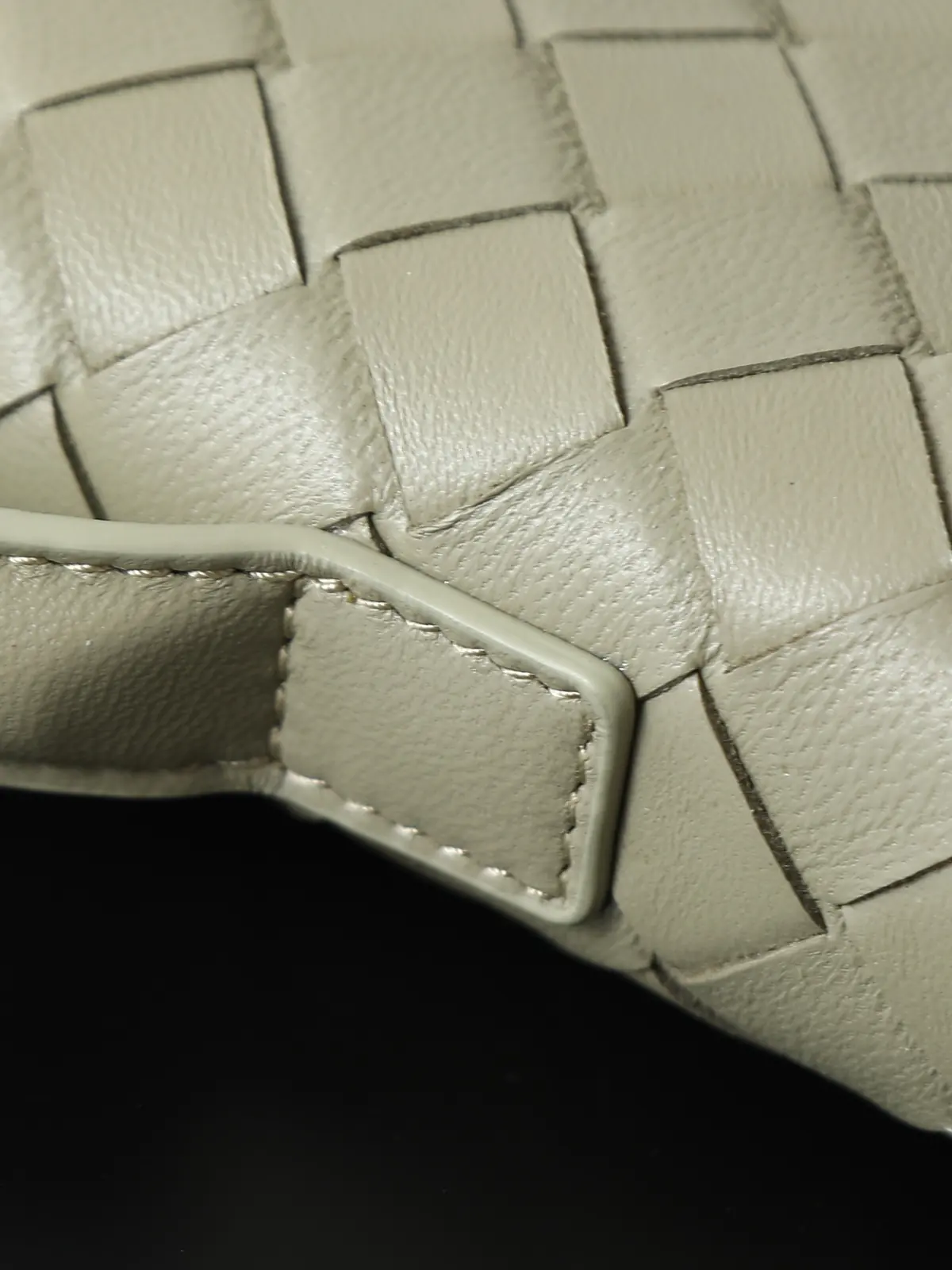 Bottega Veneta Style Leather Top Handle Bag Lookbook Reference image 6