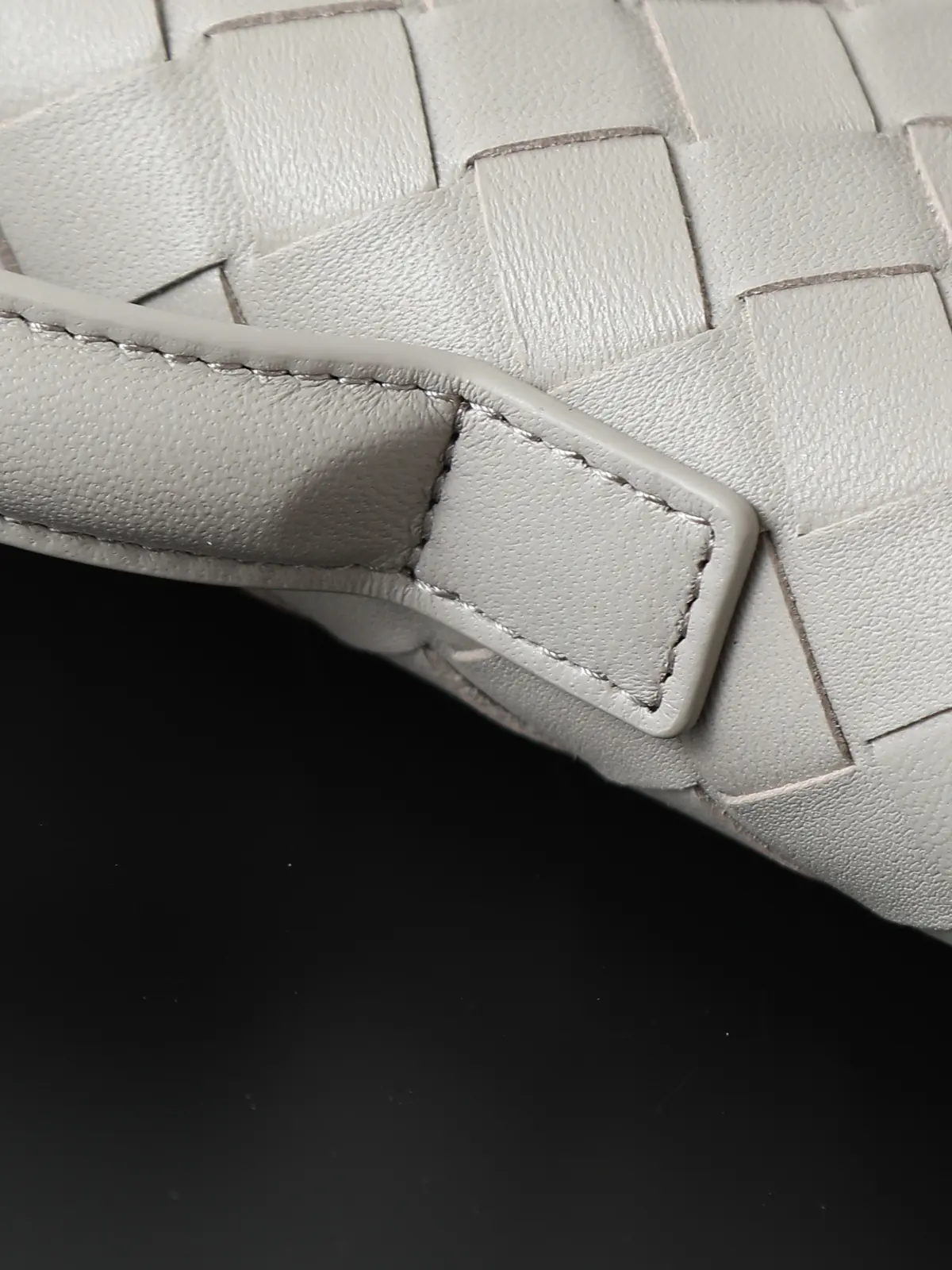 Bottega Veneta Style Leather Top Handle Bag Lookbook Reference image 6