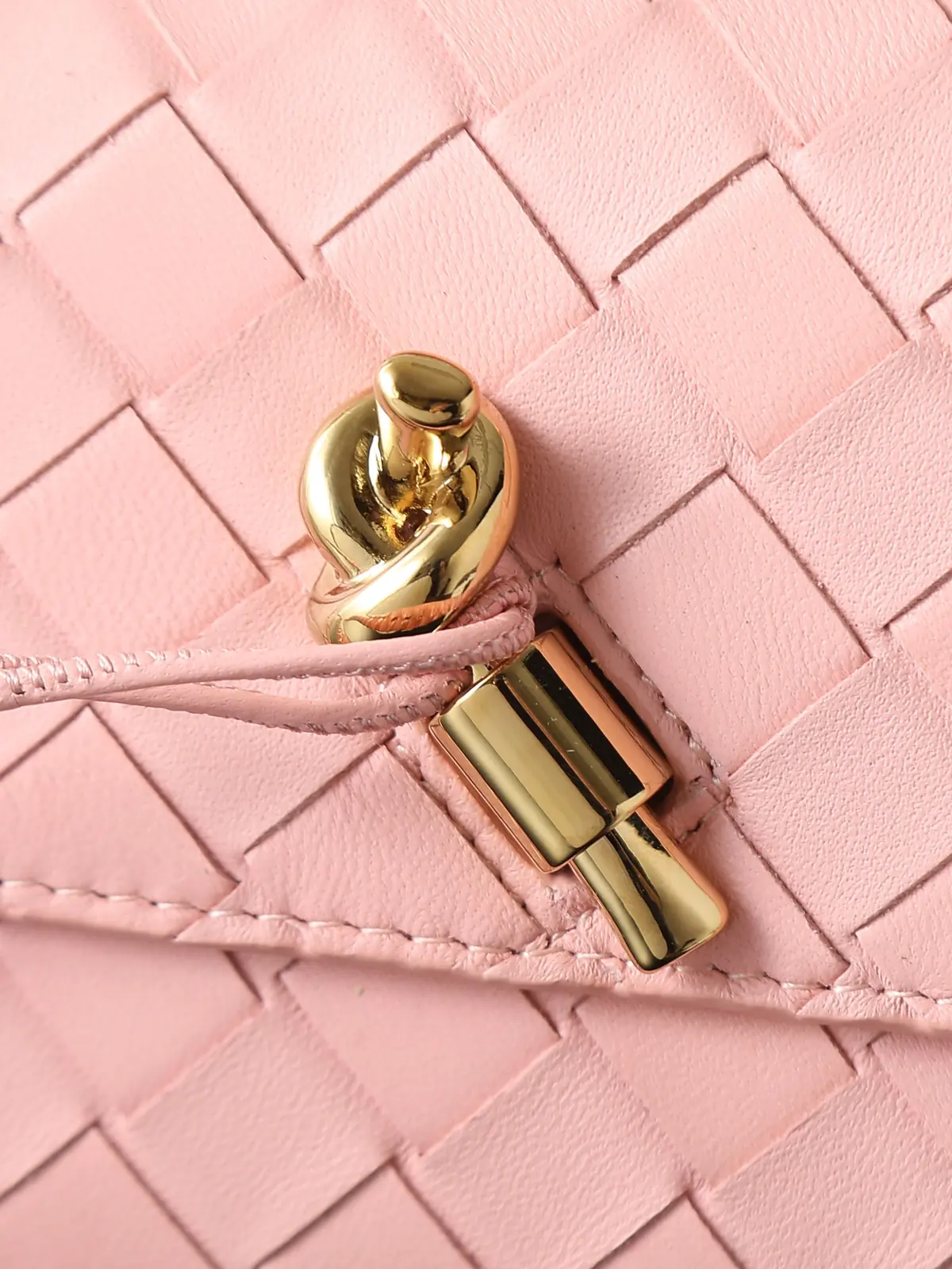 Bottega Veneta Style Leather Top Handle Bag Lookbook Reference image 6