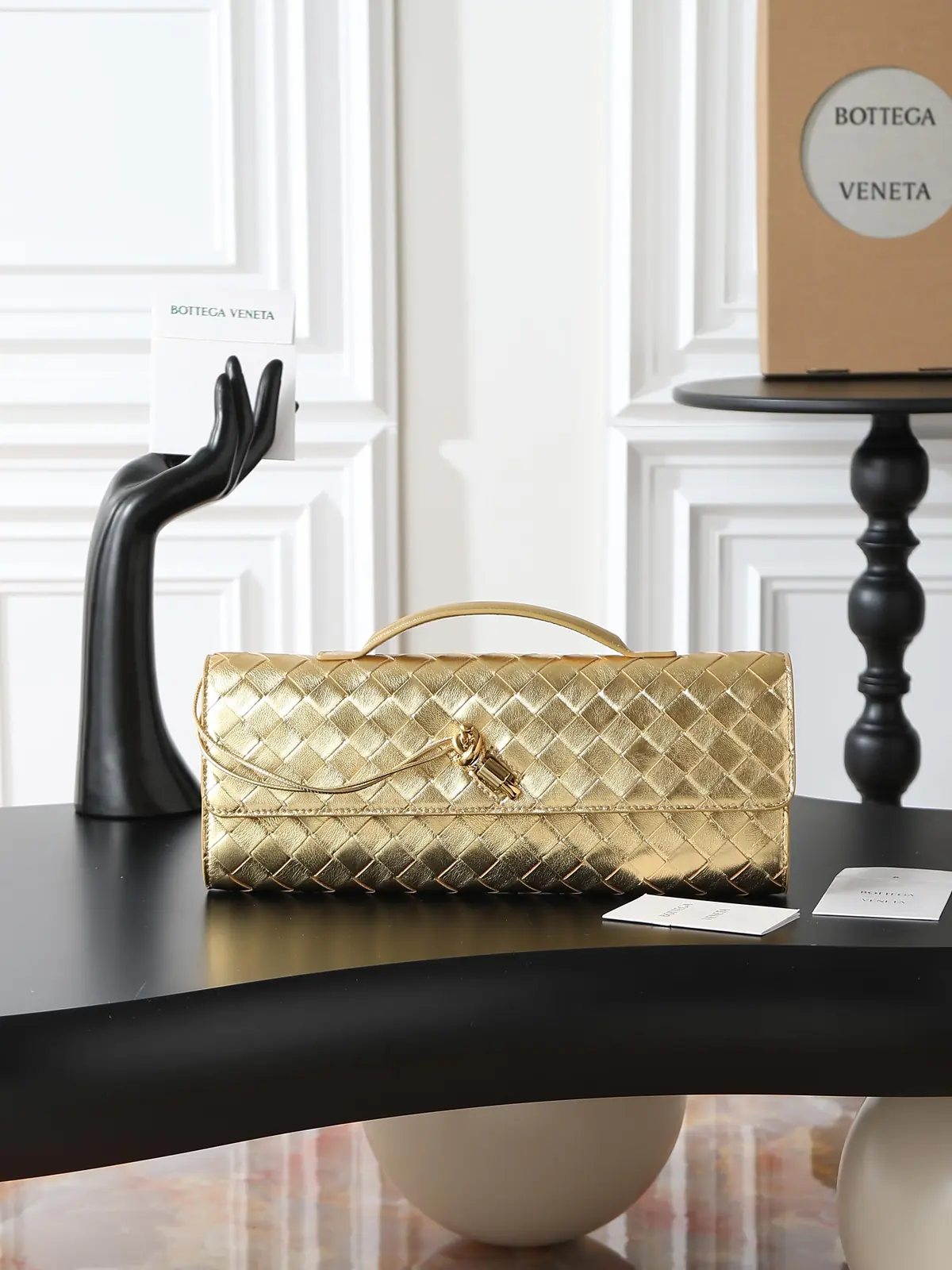 Bottega Veneta Style Leather Top Handle Bag Lookbook Reference image 1