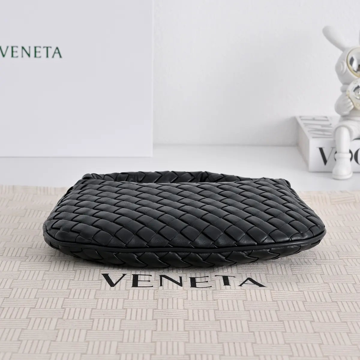 Bottega Veneta Style Pink Leather Wallet Lookbook Reference image 3