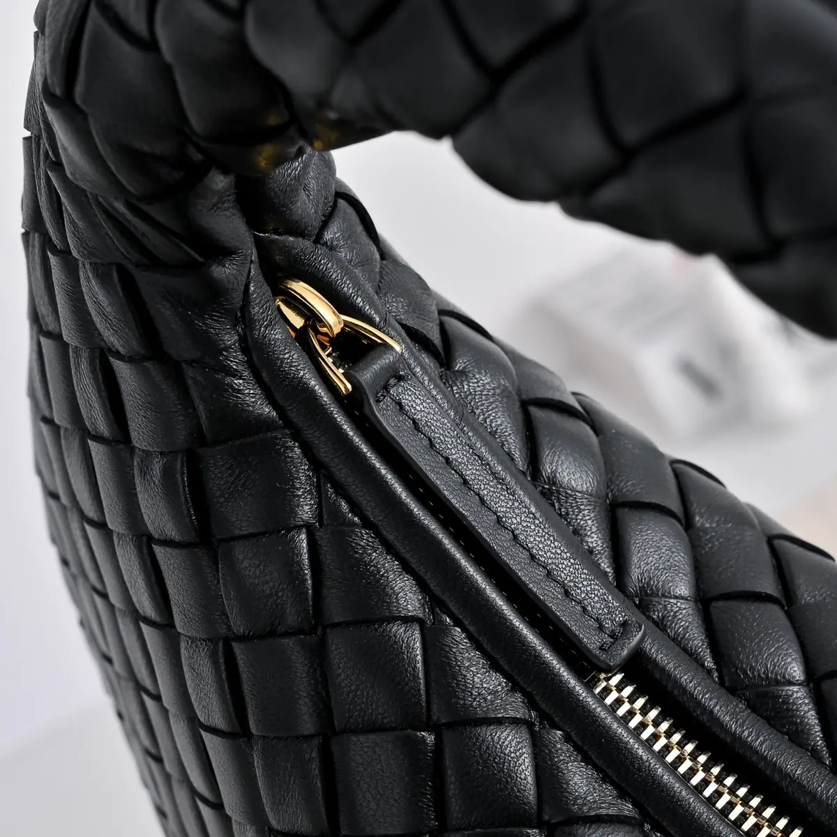Bottega Veneta Style Pink Leather Wallet Lookbook Reference image 6