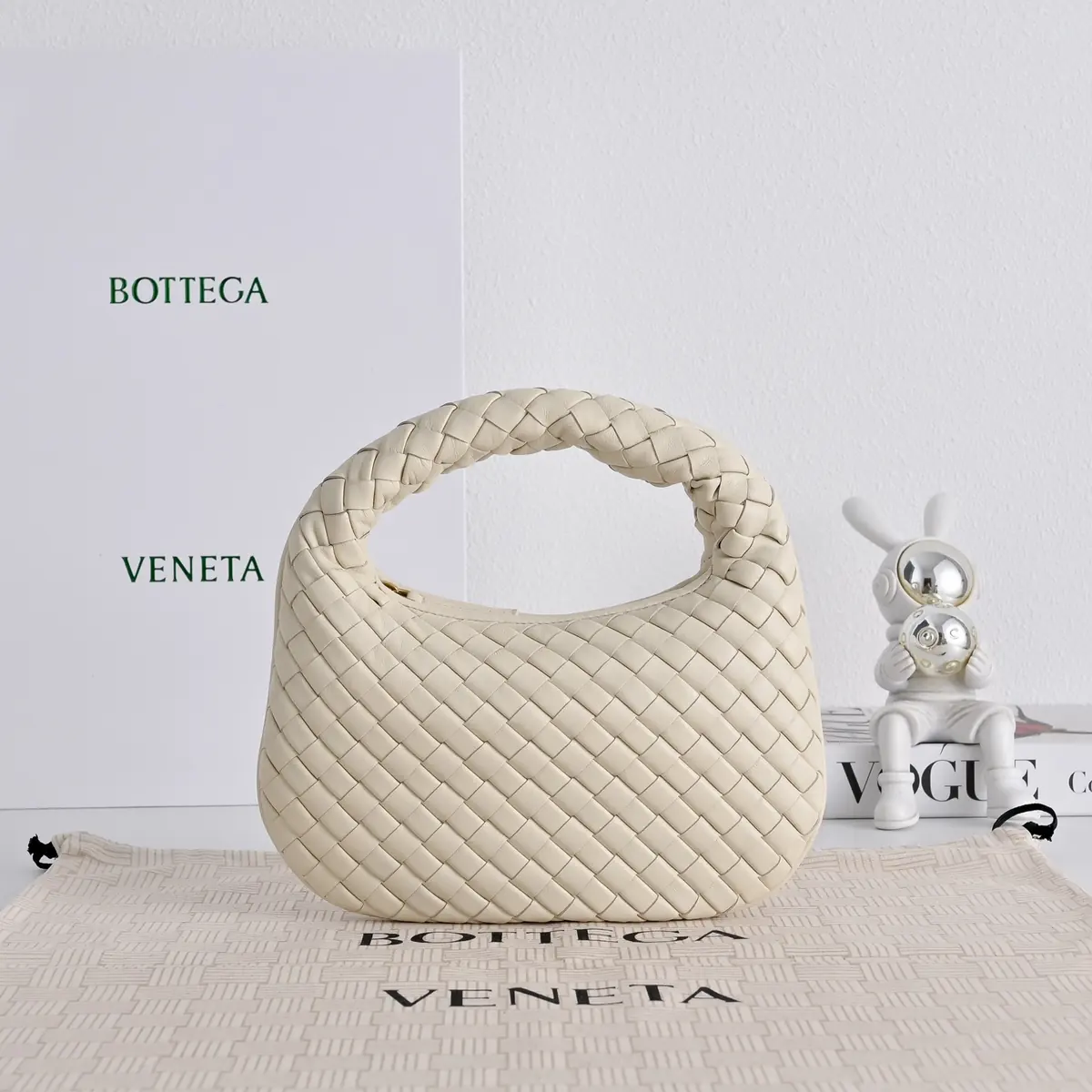 Bottega Veneta Style Pink Leather Wallet Lookbook Reference image 1