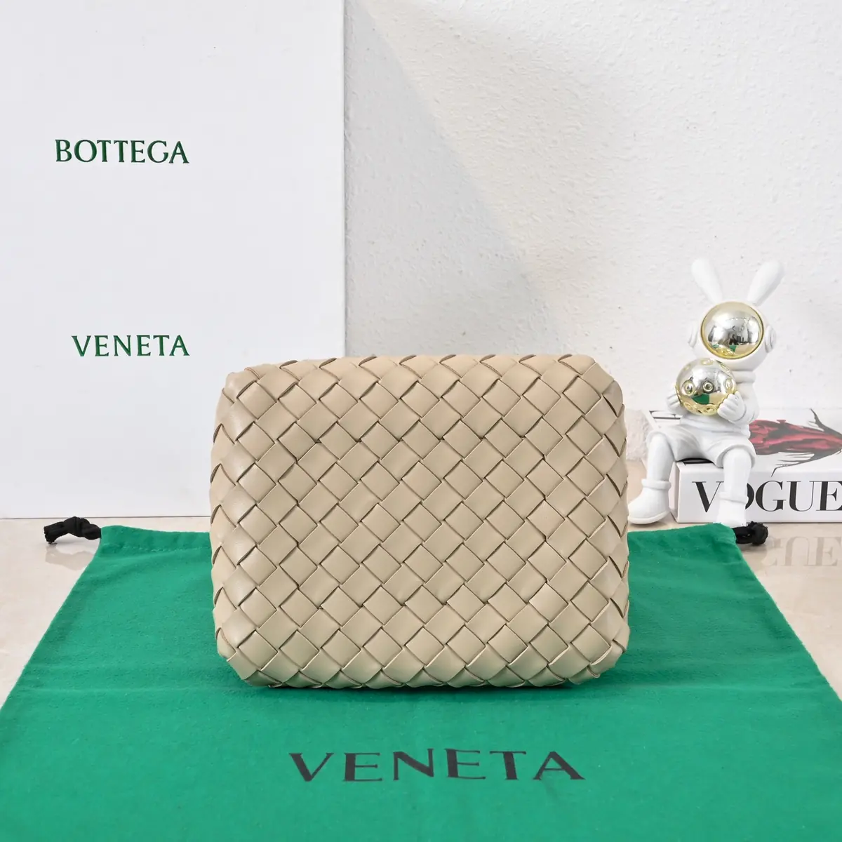 Bottega Veneta Style Pink Shoulder Bag Lookbook Reference image 5