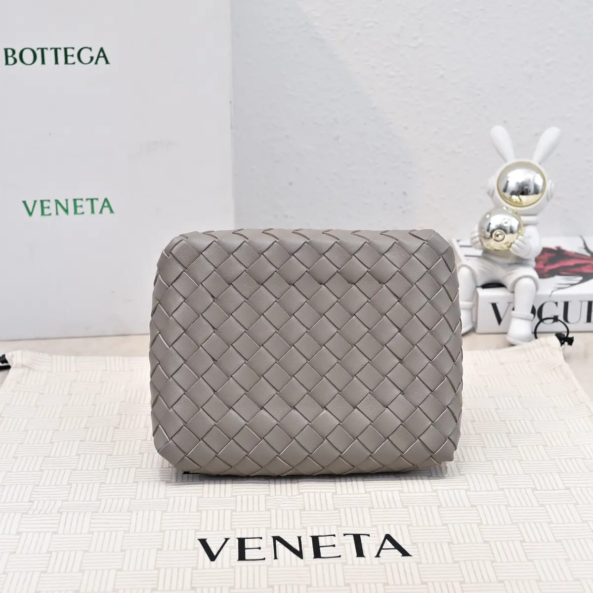 Bottega Veneta Style Pink Shoulder Bag Lookbook Reference image 4