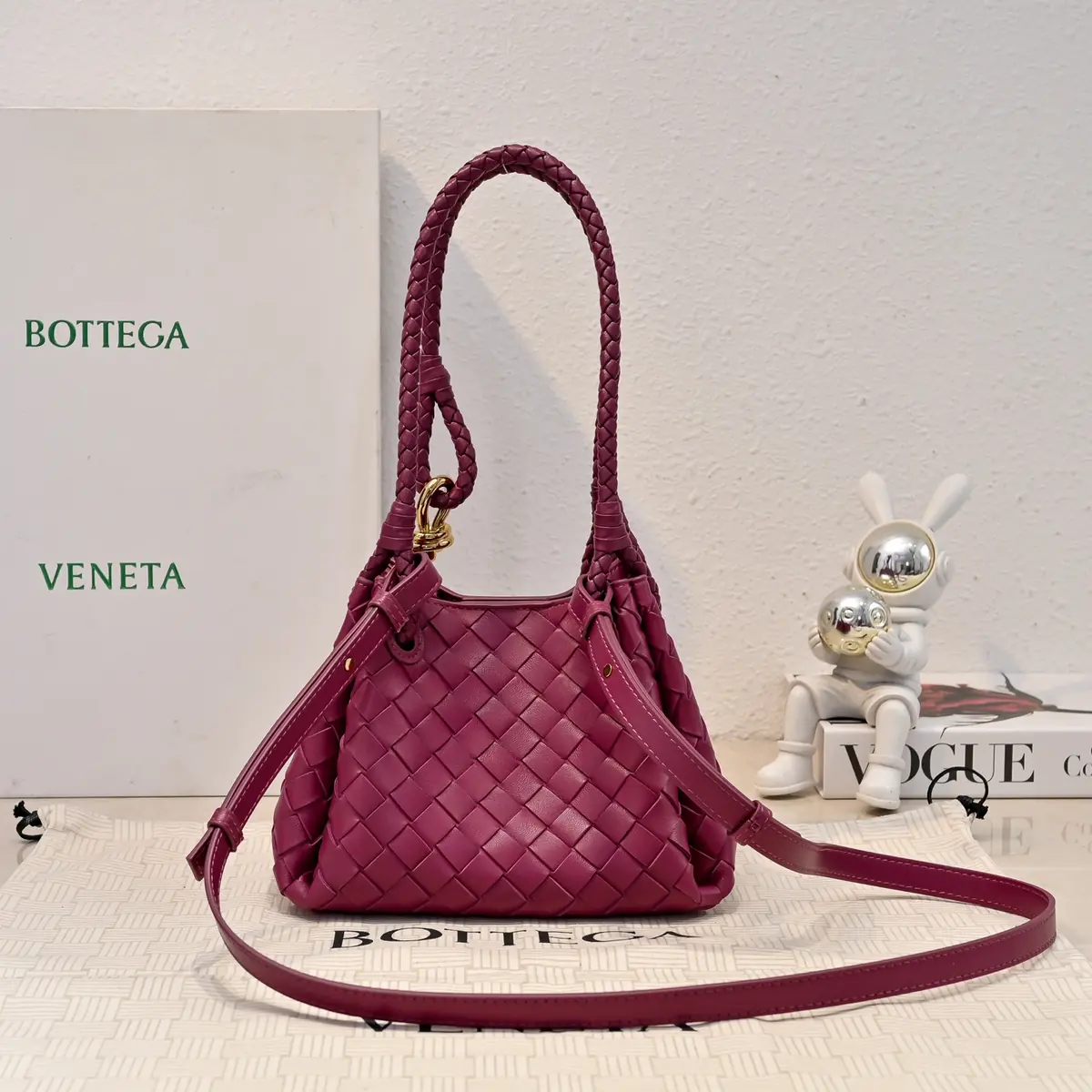 Bottega Veneta Style Pink Shoulder Bag Lookbook Reference image 2