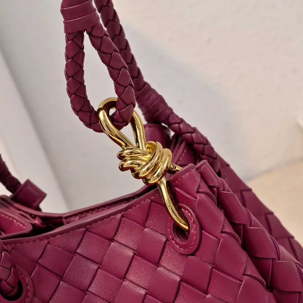 Bottega Veneta Style Pink Shoulder Bag Lookbook Reference image 4