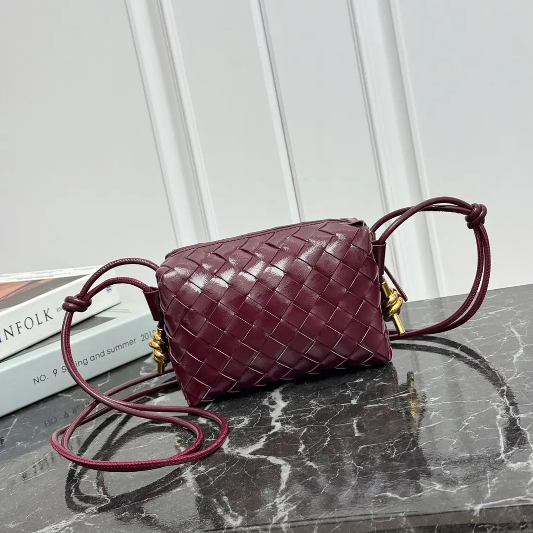 Bottega Veneta Style Red Leather Bag Lookbook Reference image 1