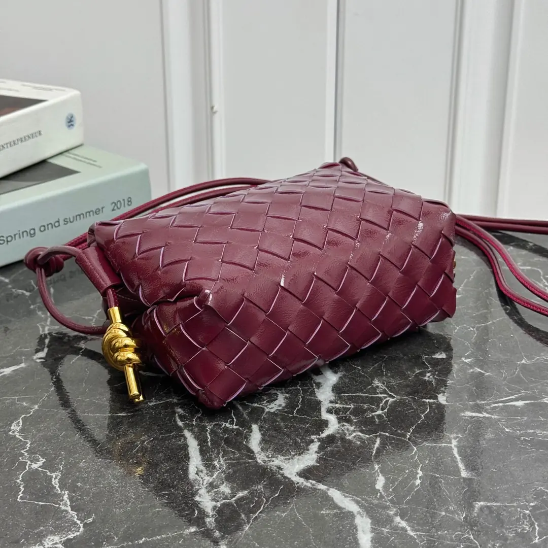 Bottega Veneta Style Red Leather Bag Lookbook Reference image 4
