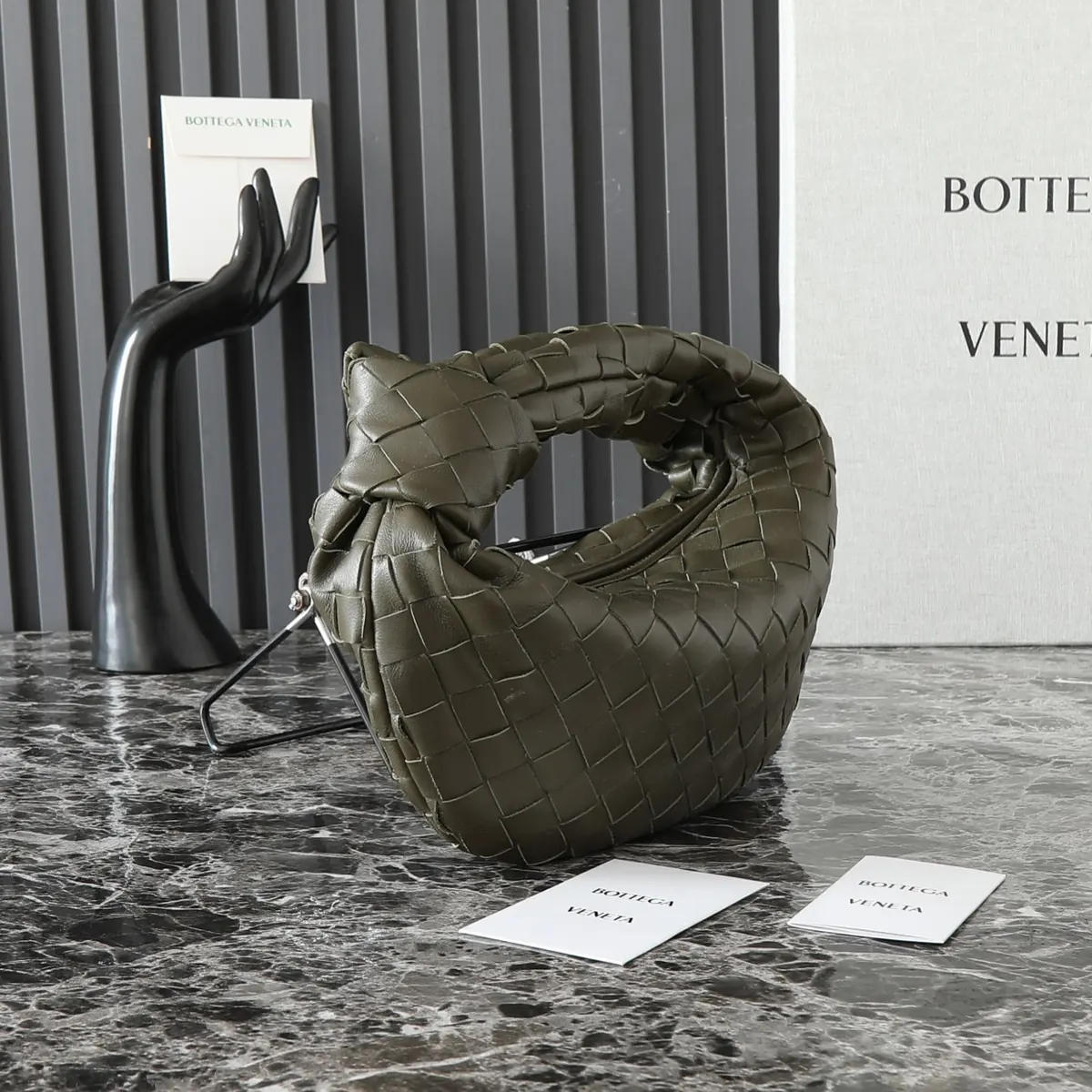 Bottega Veneta Style Red Leather Hobo Bag Lookbook Reference image 2