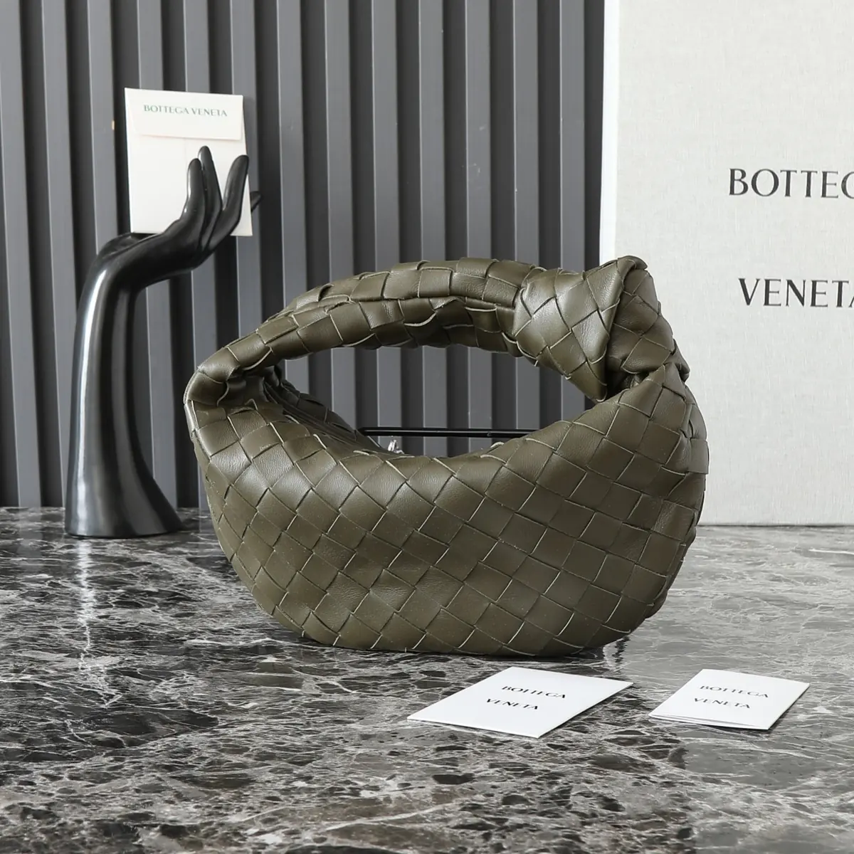 Bottega Veneta Style Red Leather Hobo Bag Lookbook Reference image 4