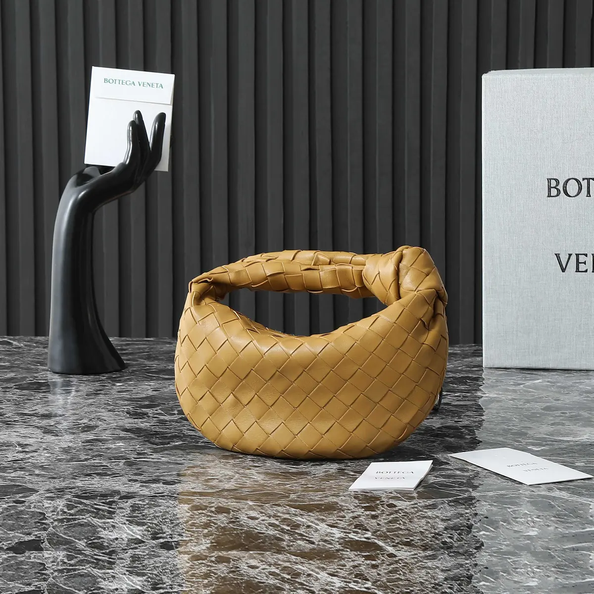 Bottega Veneta Style Red Leather Hobo Bag Lookbook Reference image 2