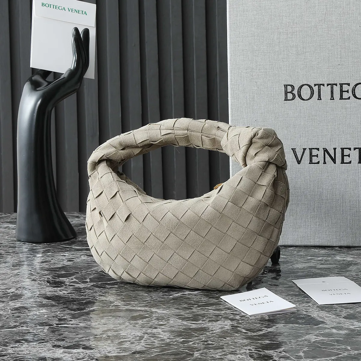 Bottega Veneta Style Red Leather Hobo Bag Lookbook Reference image 2