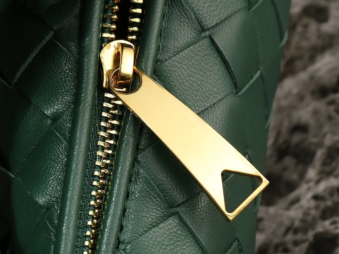 Bottega Veneta Style Red Leather Hobo Bag Lookbook Reference image 6