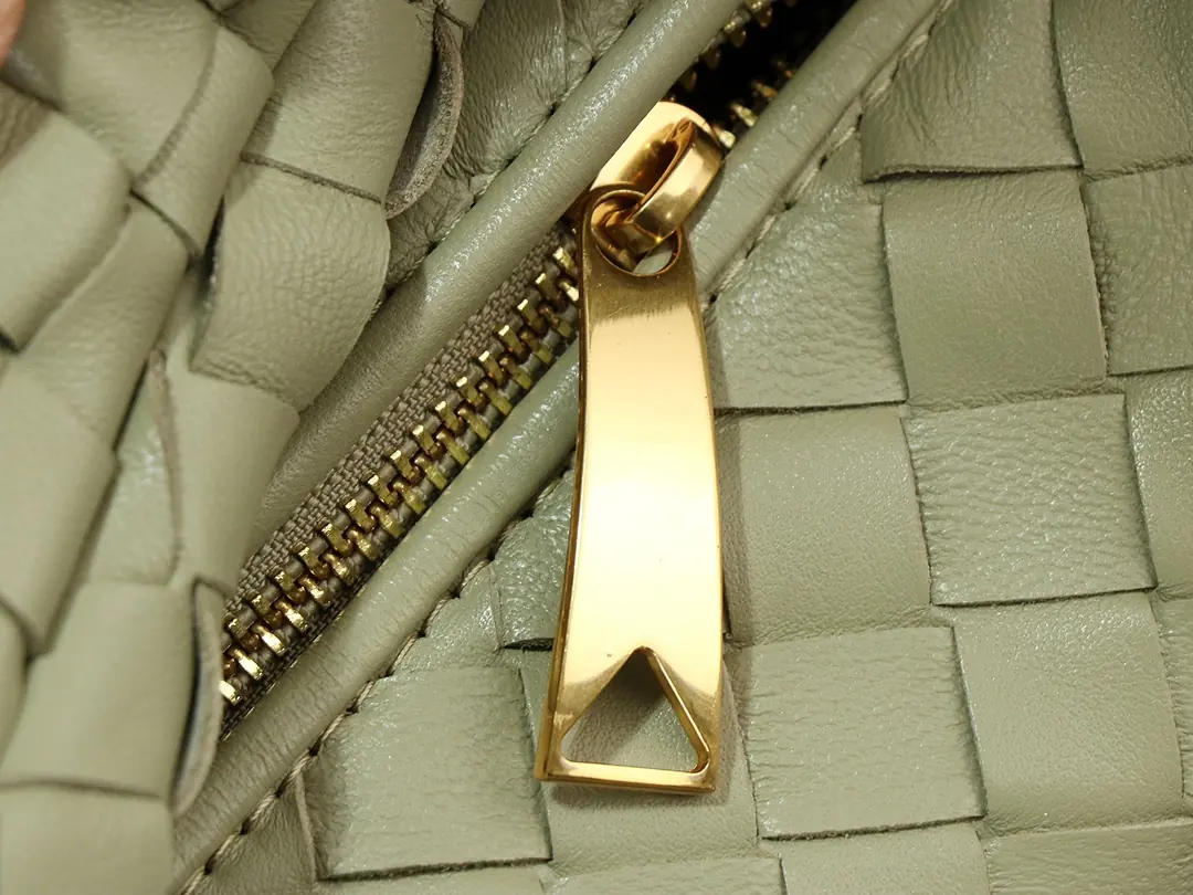 Bottega Veneta Style Red Leather Hobo Bag Lookbook Reference image 6
