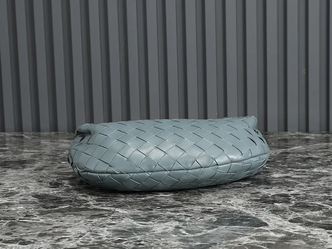 Bottega Veneta Style Red Leather Hobo Bag Lookbook Reference image 3