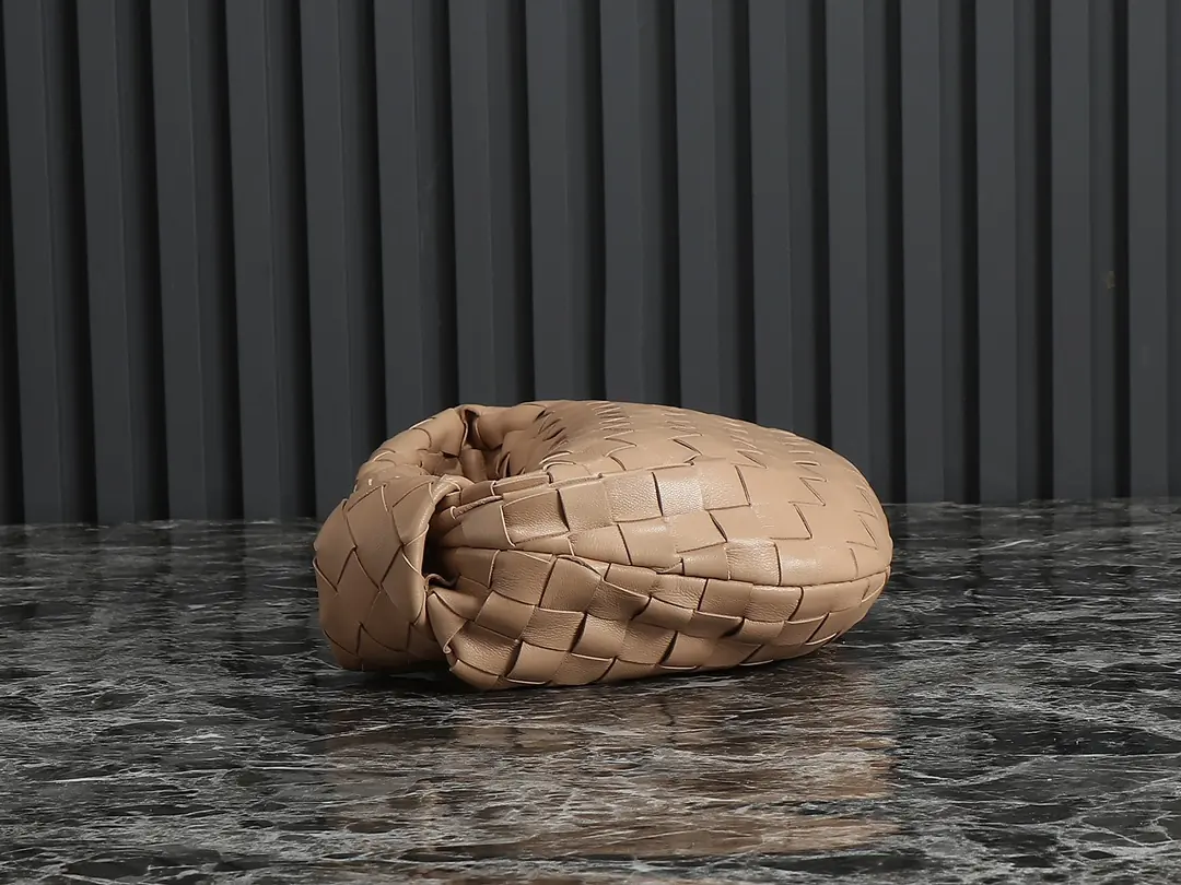 Bottega Veneta Style Red Leather Hobo Bag Lookbook Reference image 2
