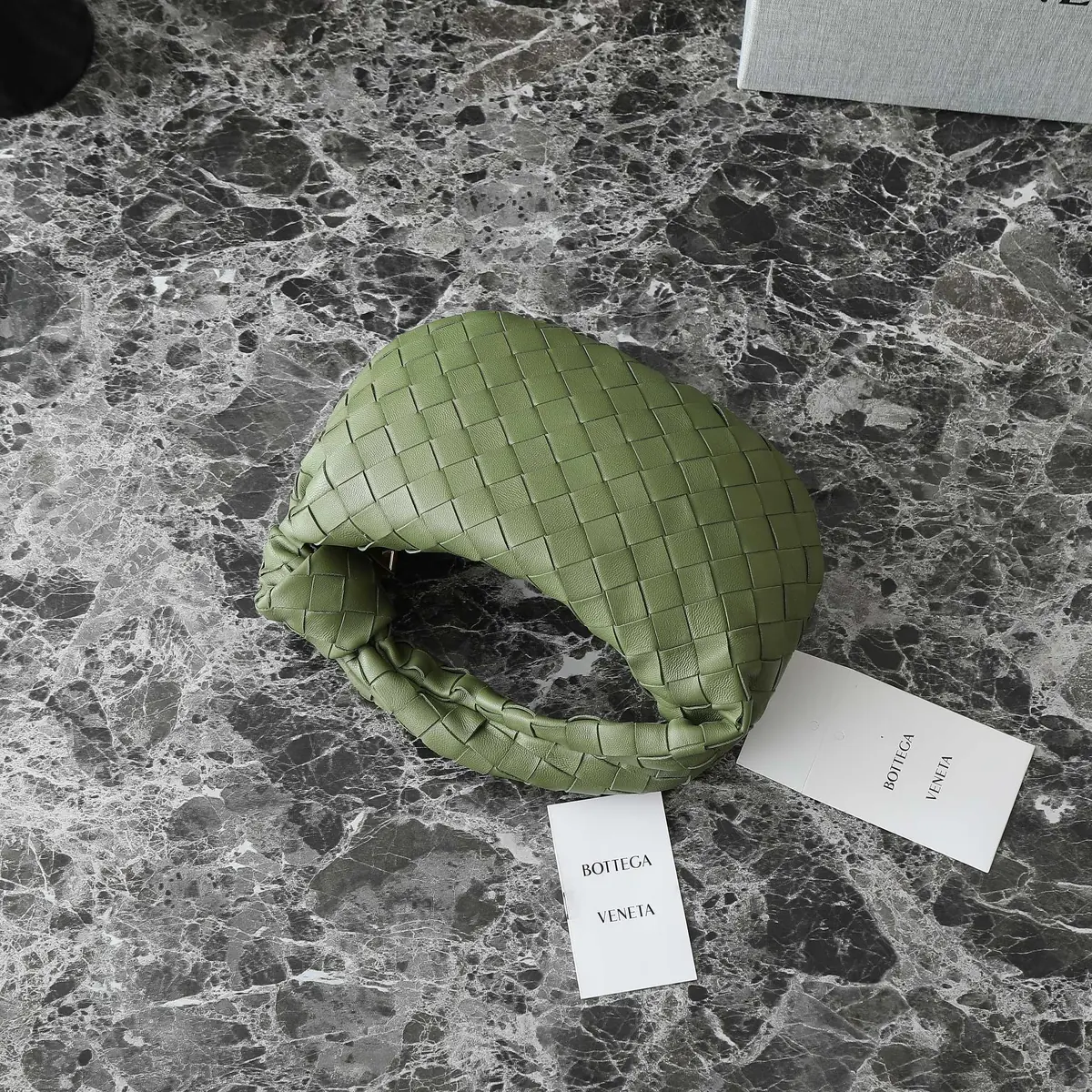 Bottega Veneta Style Red Leather Hobo Bag Lookbook Reference image 5