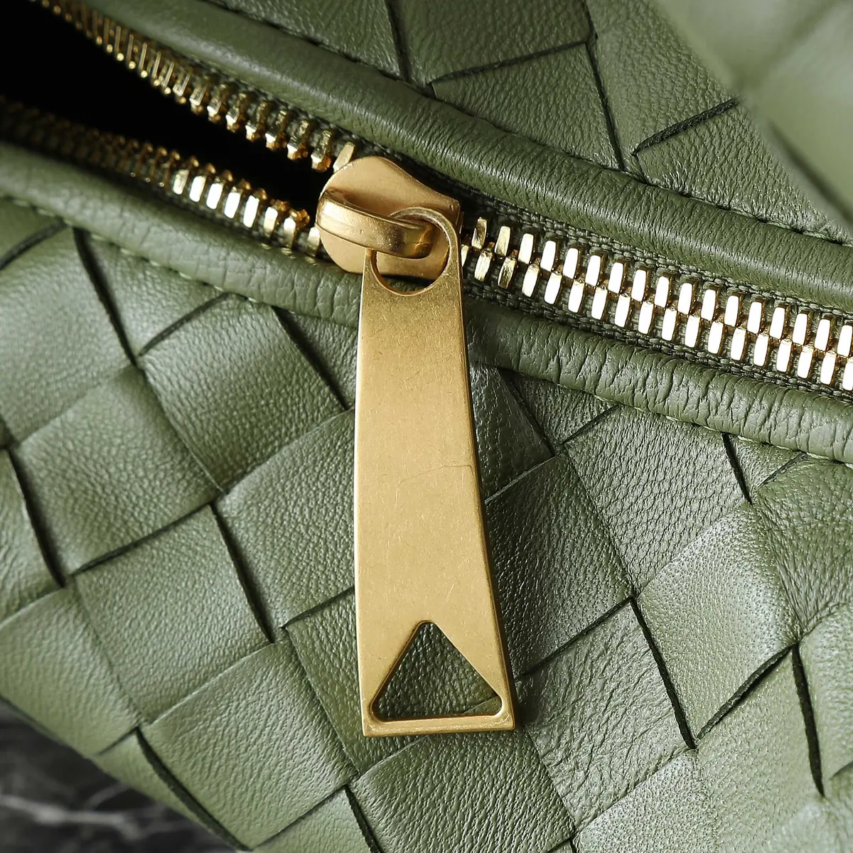 Bottega Veneta Style Red Leather Hobo Bag Lookbook Reference image 6