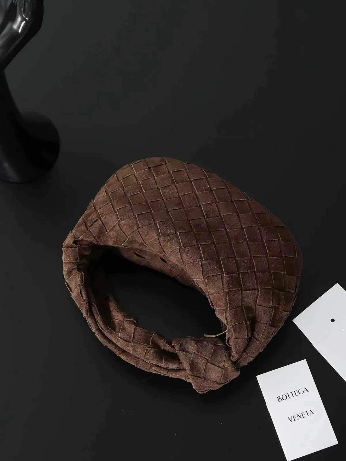 Bottega Veneta Style Red Leather Hobo Bag Lookbook Reference image 4