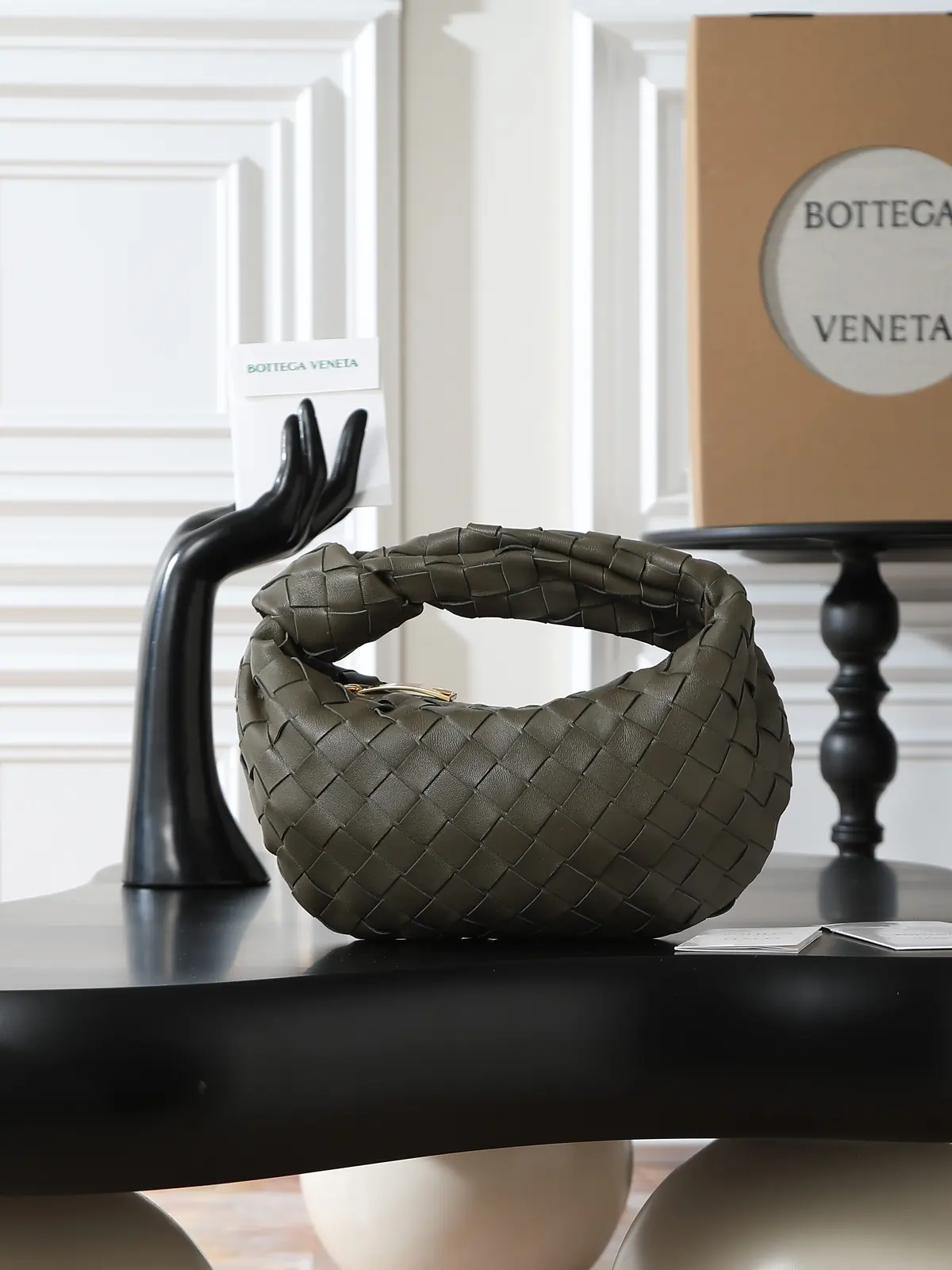 Bottega Veneta Style Red Leather Hobo Bag Lookbook Reference image 1