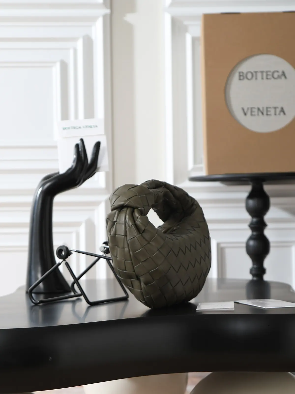 Bottega Veneta Style Red Leather Hobo Bag Lookbook Reference image 3