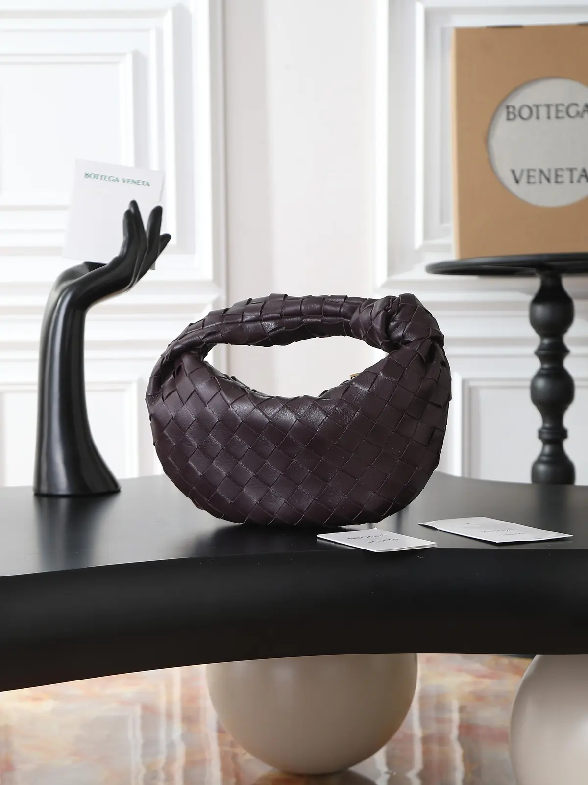 Bottega Veneta Style Red Leather Hobo Bag Lookbook Reference image 2
