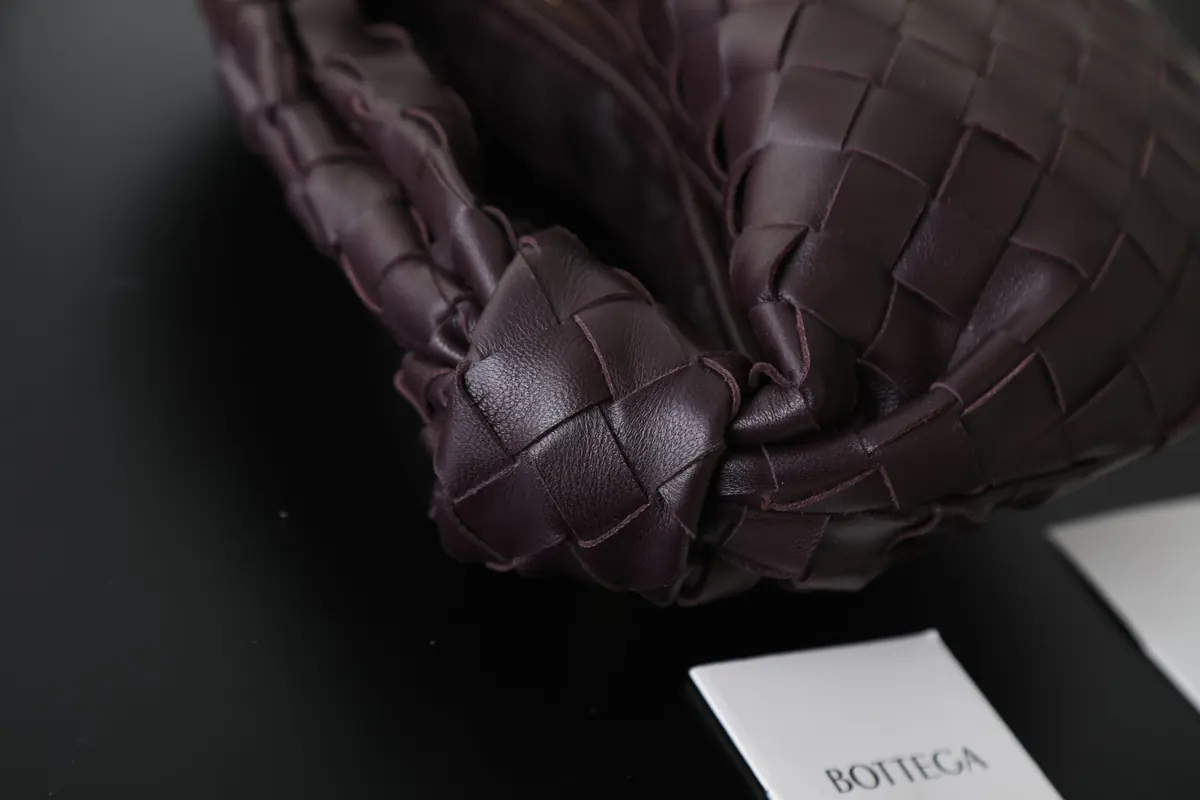 Bottega Veneta Style Red Leather Hobo Bag Lookbook Reference image 5